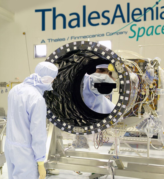 Instruments et miroir du satellite Pléiades qui permettra une résolution de 50 cm